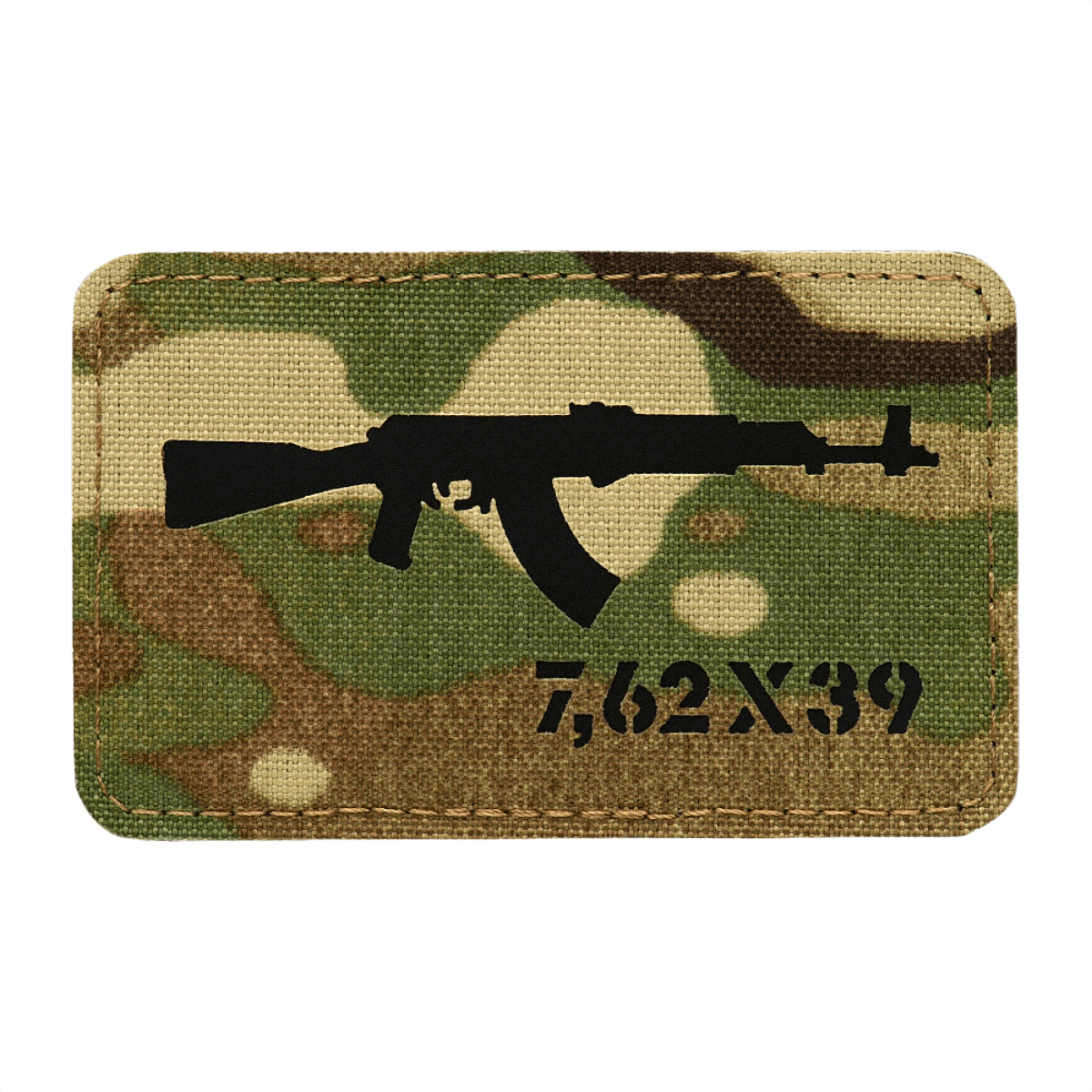 M-Tac AKM 7,62x39 Laser Cut Patch, maastokuvioinen tausta ja AKM-symboli, Velcro-kiinnitys, kestävä Cordura 500D, taktiseen käyttöön.