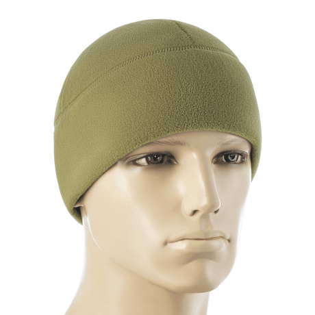 M-Tac Fleece Polartec Watch Cap oliivinvihreä mannekiinilla, sopii kylmiin olosuhteisiin ja ulkoiluun, valmistettu kestävästä Polartec-fleecestä.