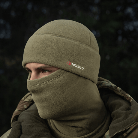 M-Tac Fleece Polartec Watch Cap vihreänä, pidetään ulkona kylmissä olosuhteissa, valmistettu kestävästä Polartec® 200 Series -fleecestä.