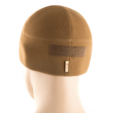 M-Tac Fleece Tactical Watch Cap Beanie m. Patch Panel ruskeasta fleecestä, kevyt ja nopeasti kuivuva, sopii taktiseen käyttöön ja ulkoiluun.