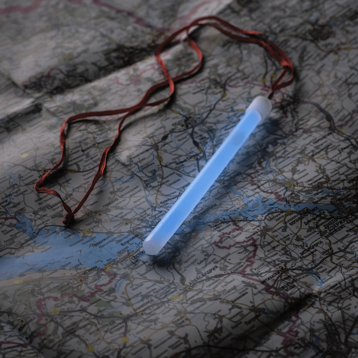 M-Tac Glow Stick 15 cm kortilla monipuolista käyttöä ja turvallista valaistusta ilman sähköä varten. Täydellinen merkintään ja signalisointiin.