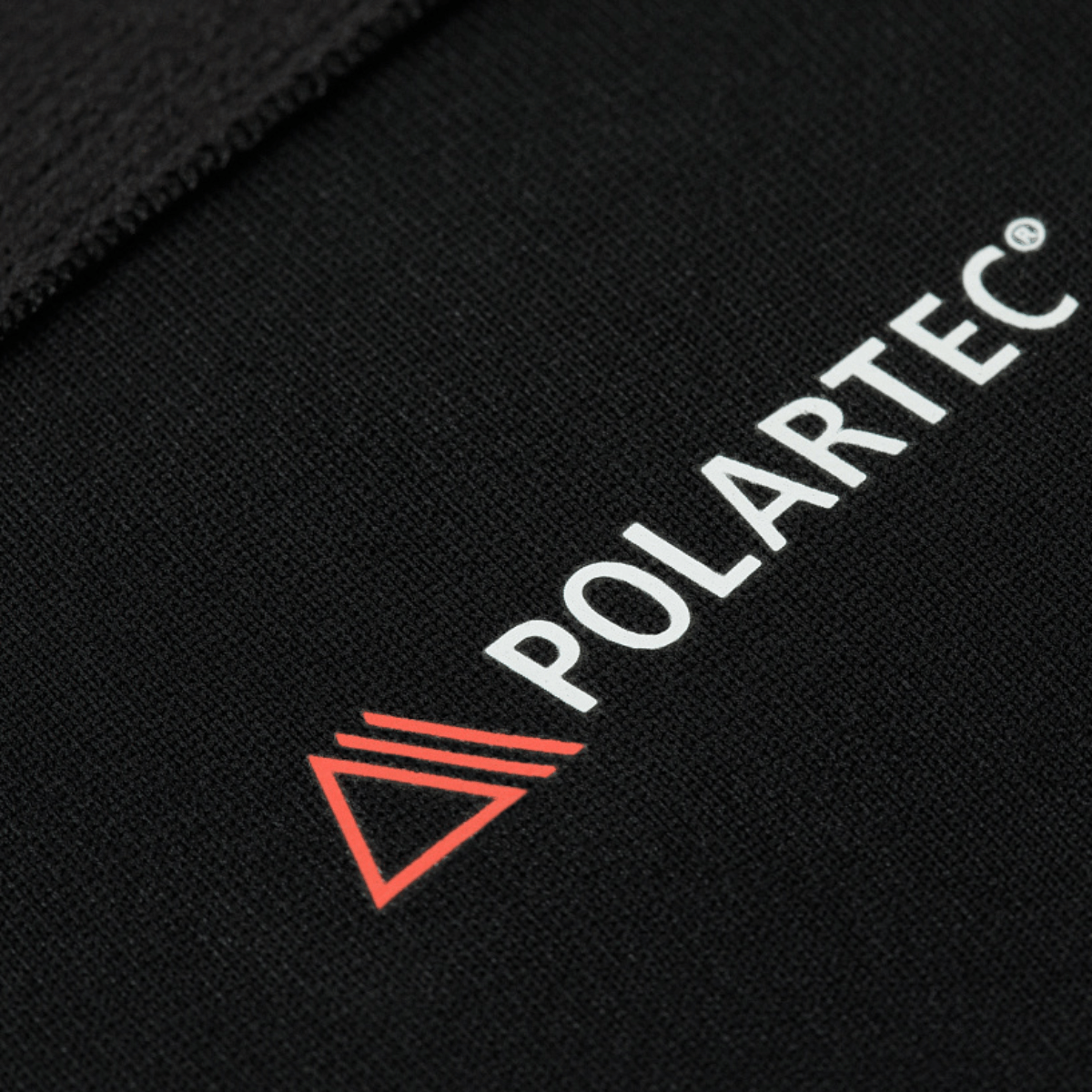 Polartec-materiaali, jota käytetään M-Tac Level I Polartec Thermal -housuissa optimaaliseen lämpöön ja mukavuuteen.