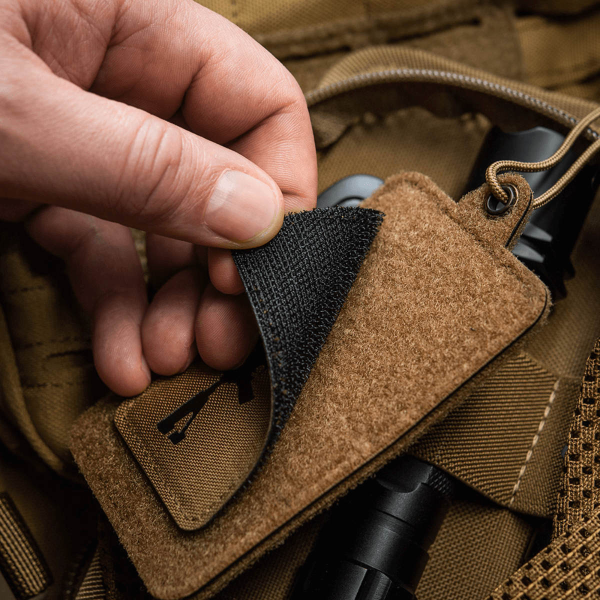 M-Tac AR-15 223/5,56 Laser Cut Patch, kiinnitys reppuun Velcrolla, kestävä Cordura 500D sotilaalliselle ja ulkoilmakäytölle.