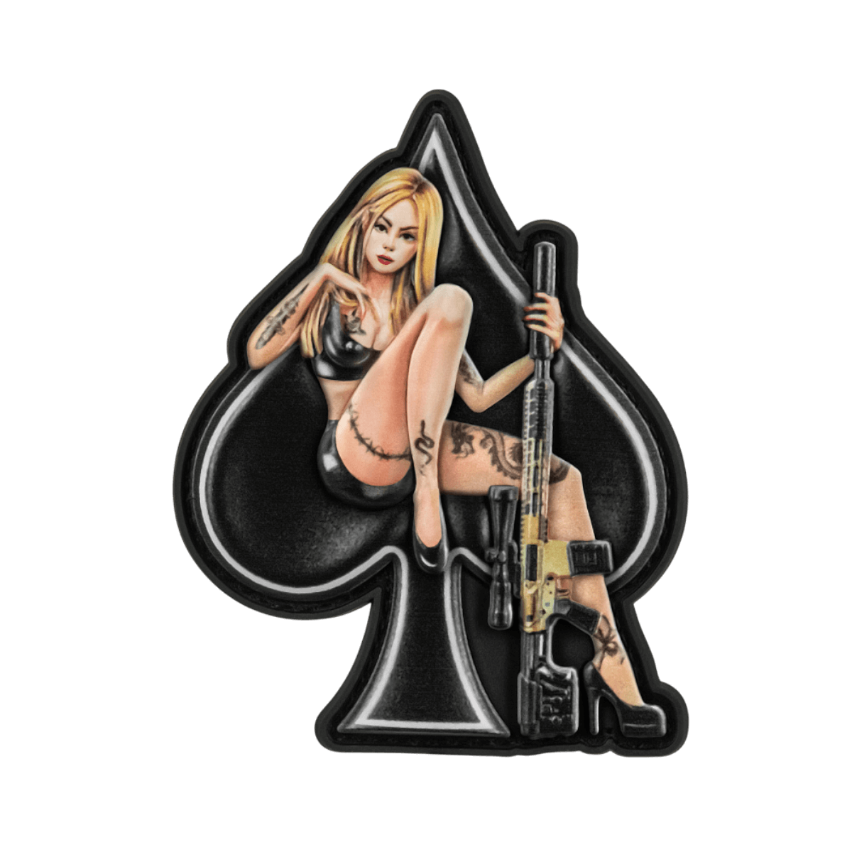 M-Tac-tarra Lady of Spades PVC pin-up-tyyli, nainen aseella spar-symbolin edessä, amerikkalaisesta kulttuurista inspiroitu, PVC