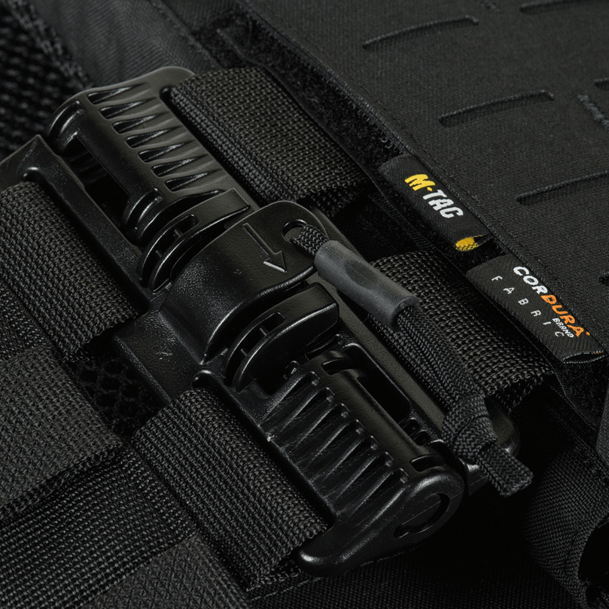 M-Tac Plate Carrier Cuirass FAST QRS Gen.II 2M ROC -soljella ja Cordura 500D -materiaalilla laattasuojaa varten.