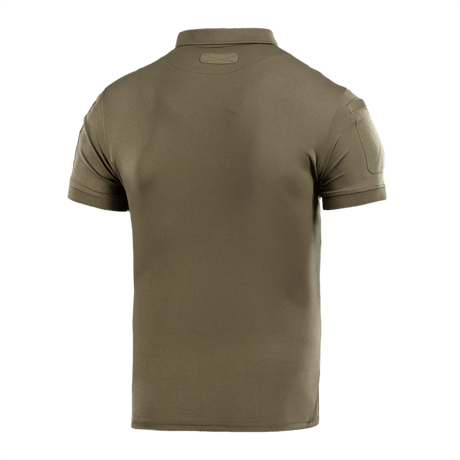 M-Tac Polo Elite Tactical Coolmax oliivinvihreänä, takaosa näkyvissä. Suunniteltu poliisi- ja turvallisuustyöhön, kosteutta siirtävä ja nopeasti kuivuva.