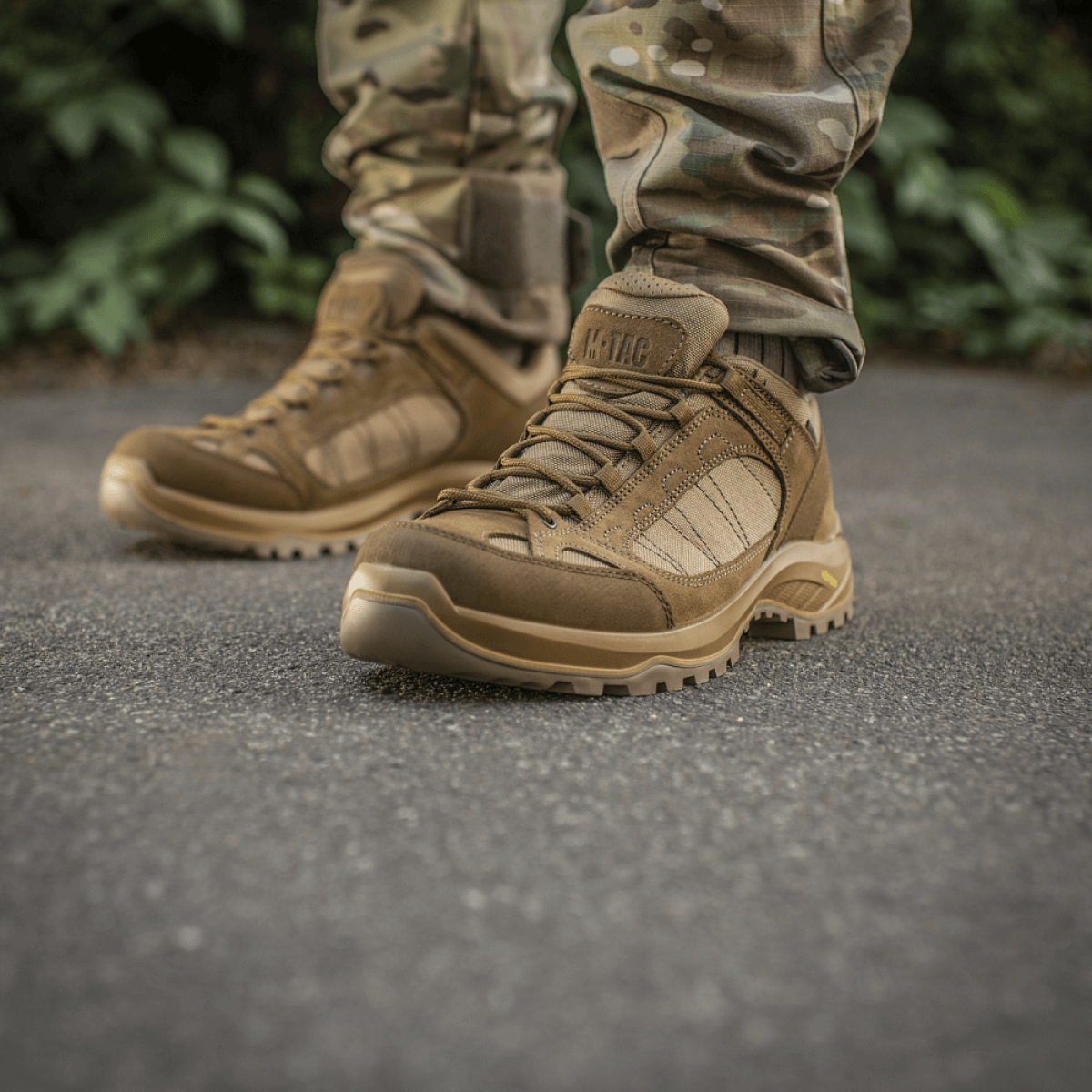M-Tac Sneakers Tactical Demi-Season Pro Line ruskeana, suede- ja Cordura-päällisillä ja Vibram-pohjalla harjoitteluun ja taktisiin aktiviteetteihin.