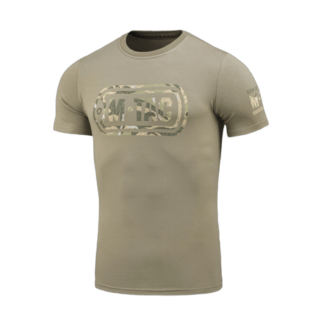 M-Tac T-Shirt Logo camokuvioinnilla, ikoninen M-Tac-logo ja "Born by Revolution – Hardened by War" -slogan hihassa.