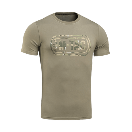 M-Tac T-Shirt Logo camokuvioinnilla ja sloganilla, tyylikäs muotoilu pehmeässä puuvillasekoitteessa, sopii taktiseen ja sotilaalliseen käyttöön.