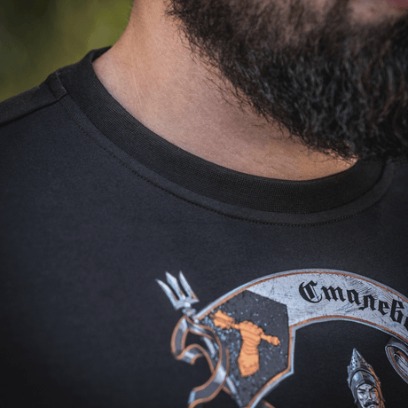 M-Tac T-Shirt Steel Knight, printti teräsritarista hevosella sekä Leopard 2- ja T-72 -tankeista, symboloi voimaa ja rohkeutta. Mukava ja tyylikäs.
