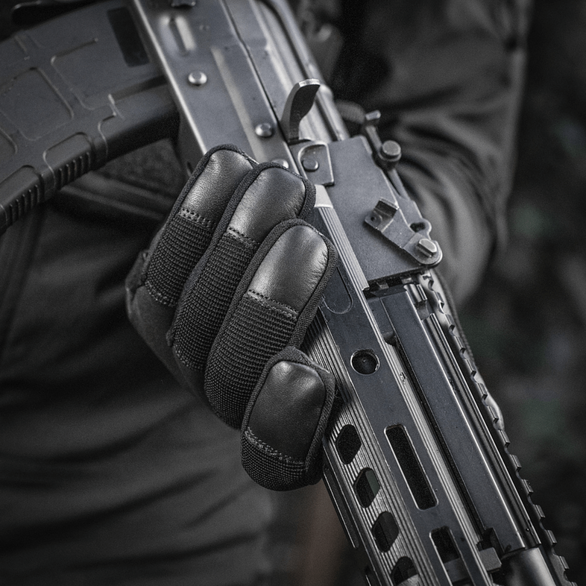 M-Tac Handsker Police Gen.2 pitää asetta turvallisuutta ja hallintaa varten, nahkaa, liukumaton sisäpinta ja säädettävä Velcro.
