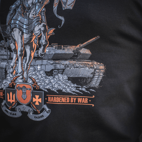 M-Tac T-Shirt Steel Knight, ritari sekä Leopard 2- ja T-72 -tankkien printit, kunnioittamaan Ukrainan puolustusvoimien voimaa.