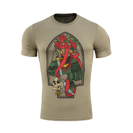 M-Tac T-Shirt Motanka Motanka-nukkeaiheella, perinteinen ukrainalainen asu ja teksti 'M-TAC. Terra Cosaccorum' edessä.