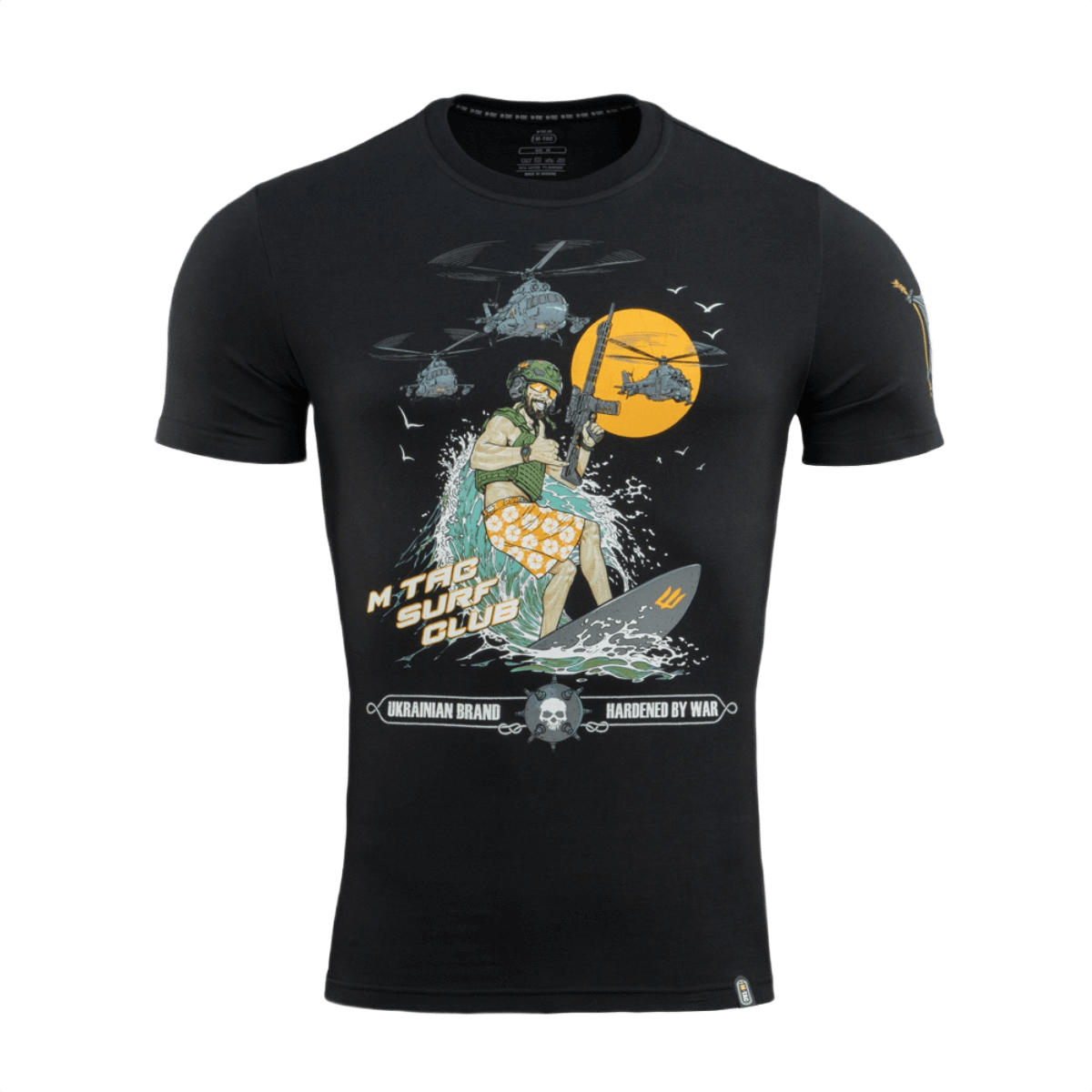 M-Tac T-Shirt Surf Club erikoisjoukkojen sotilaskuviolla, musta paita, innoittajana ukrainalaiset operaatiot; puuvilla‑elastaaniseos.