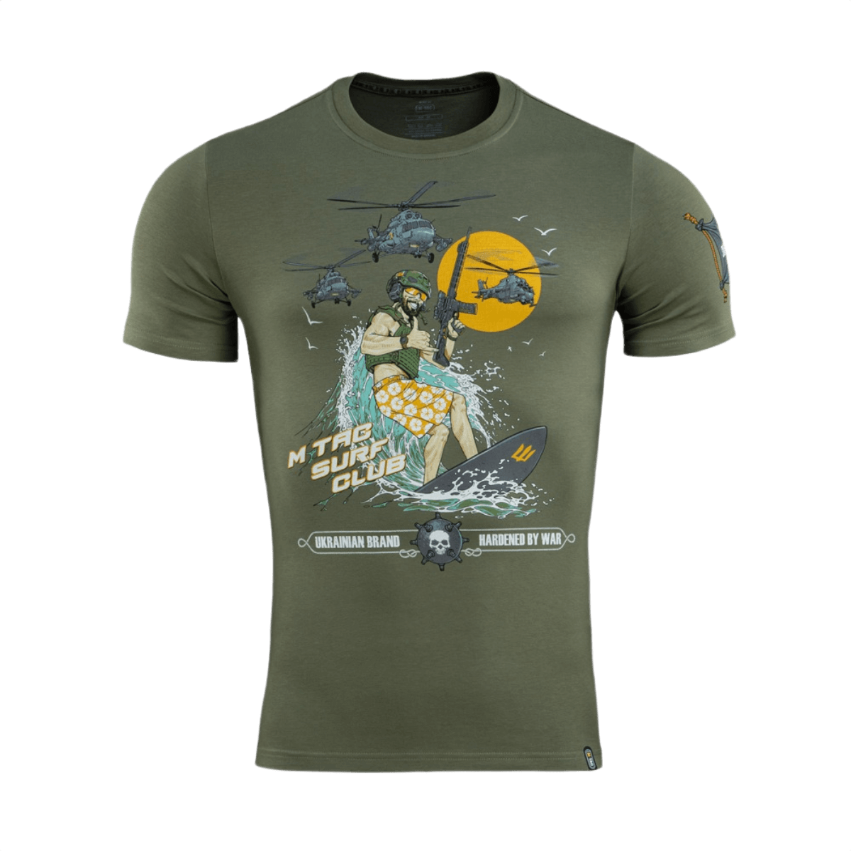 M-Tac T-Shirt Surf Club ikoninen sotafilmi‑innoittama muotoilu, sisältää erikoisjoukkojen sotilaan surffilaudalla. Materiaali: puuvilla, elastaani.