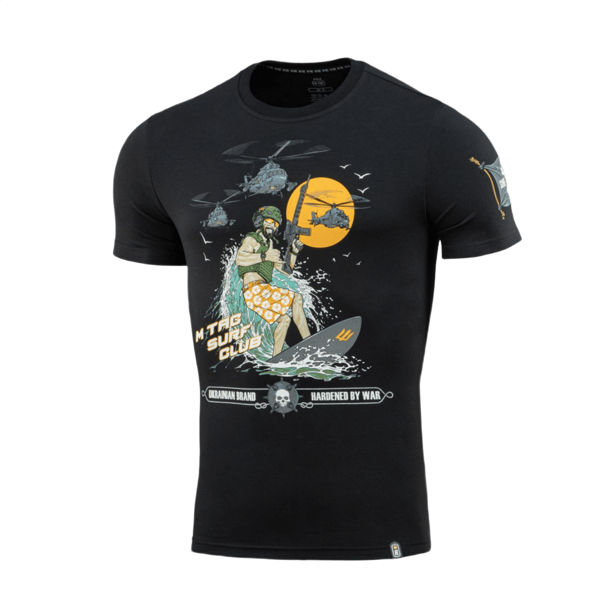M-Tac T-Shirt Surf Club sotilasta surffilaudalla ja helikoptereita kuvaavalla kuviolla, innoittajana ukrainalaiset erikoisoperaatiot ja surffikohtaukset.