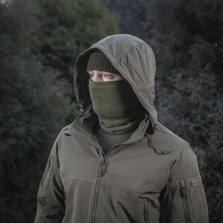 M-Tac Tube Scarf Polartec monikäyttöinen kauluri luonnossa, ihanteellinen ulkoiluun kuten metsästykseen ja pyöräilyyn kylminä kausina.