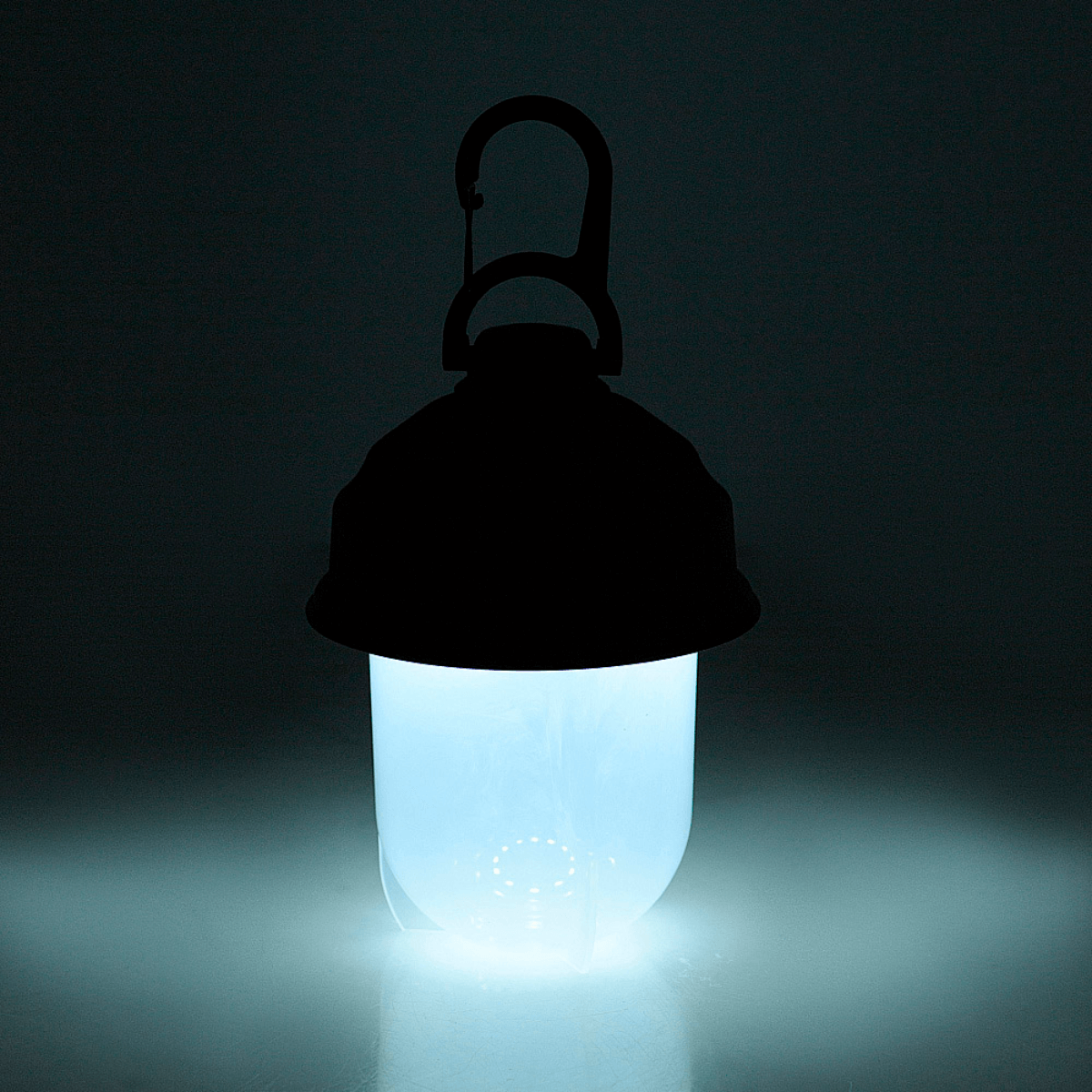 M-Tac retkeilyriippuvalaisin retrotyylillä ja LED-valolla, täydellinen retkeilyyn, kalastukseen ja metsästykseen. 200 lumenia, 3 valotoimintoa.