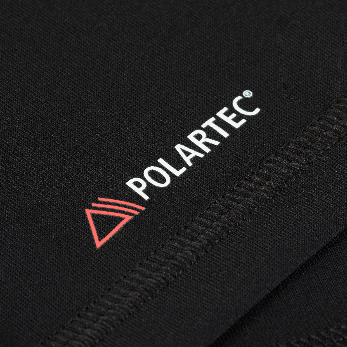 Polartec-logo mustassa M-Tac T-paita Ultra Light Polartec -kankaassa, yksityiskohtainen ommel, Power Dry® -materiaali, hikiä siirtävä ja nopeasti kuivuva.