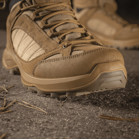 Tactical Sneakers Demi-Season – Kevyt ja mukava nahkaisella päällisellä ja kumivahvistuksilla trekkingiin ja ulkoiluun.