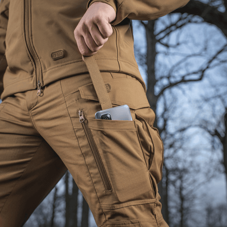 M-tac taktiset housut Conquistador Gen. I Flex ulkoaktiviteetteihin, jämäkkä Rip-stop-muotoilu.