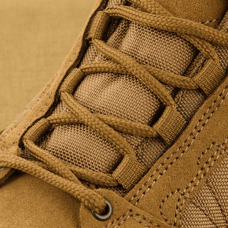 Tactical Sneakers Demi-Season – Kevyt ja mukava, lähikuva nauhoituksesta ja materiaaleista luonnonnahkaa ja Corduraa, sopii ulkoiluun.