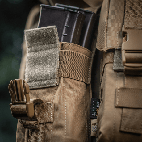M-Tac kaksoislippastasku Fastex-sulkimella, tukeva Cordura 500D, AR- ja AK-sarjan lippaille, nopeaan käyttöön, sotilas ja ulkoilu