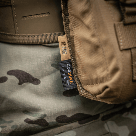 M-Tac kaksoislippastasku Fastex-sulkimella, valmistettu Cordura 500D:stä