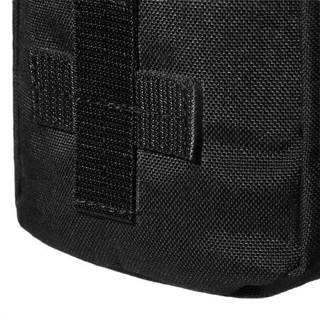 Lähikuva M-Tac Medical Pouch Rip Offista kiinnitettynä MOLLE Velcro -paneeliin, ihanteellinen ensiapupakkauksen säilytykseen.