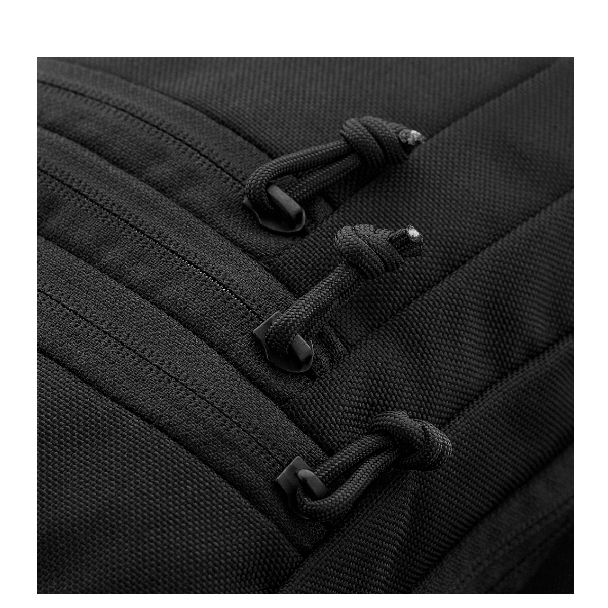 M-Tac Carry Sling Taske Elite Gen.IV, musta nylon, kestävät vetoketjut ja yksityiskohdat, suunniteltu ammattimaiseen kehon suojaamiseen, galleria, positio 1