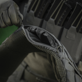 Lähikuva M-Tac War Belt ARMORista Cordura 500D:ssä ja MOLLE-webbingillä, osa taktista varustusta, sopiva taistelutehtäviin.