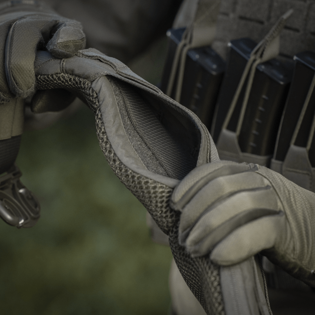 M-Tac War Belt ARMOR, taktinen vyösuunnittelu esillä kentällä, kestävä Cordura 500D ja MOLLE-webbing, sotavarustus.