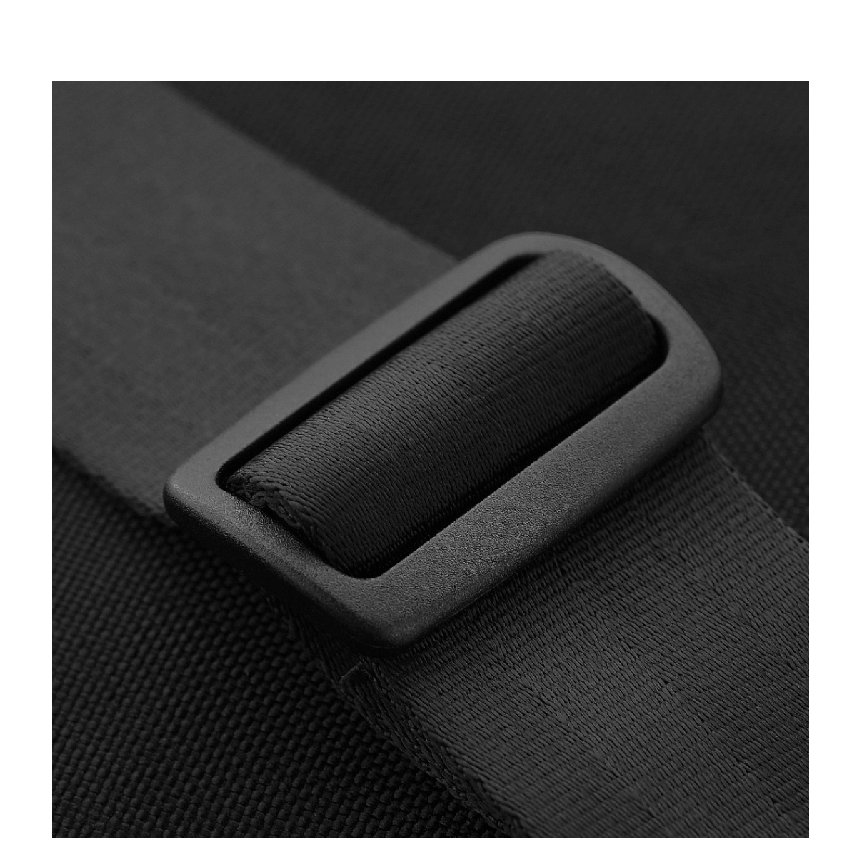M-Tac Carry Sling Taske Elite Gen.IV, musta nylon, Velcro, tiheästi kudottu säädettävä remmi ja vahva solki, galleria, positio 1