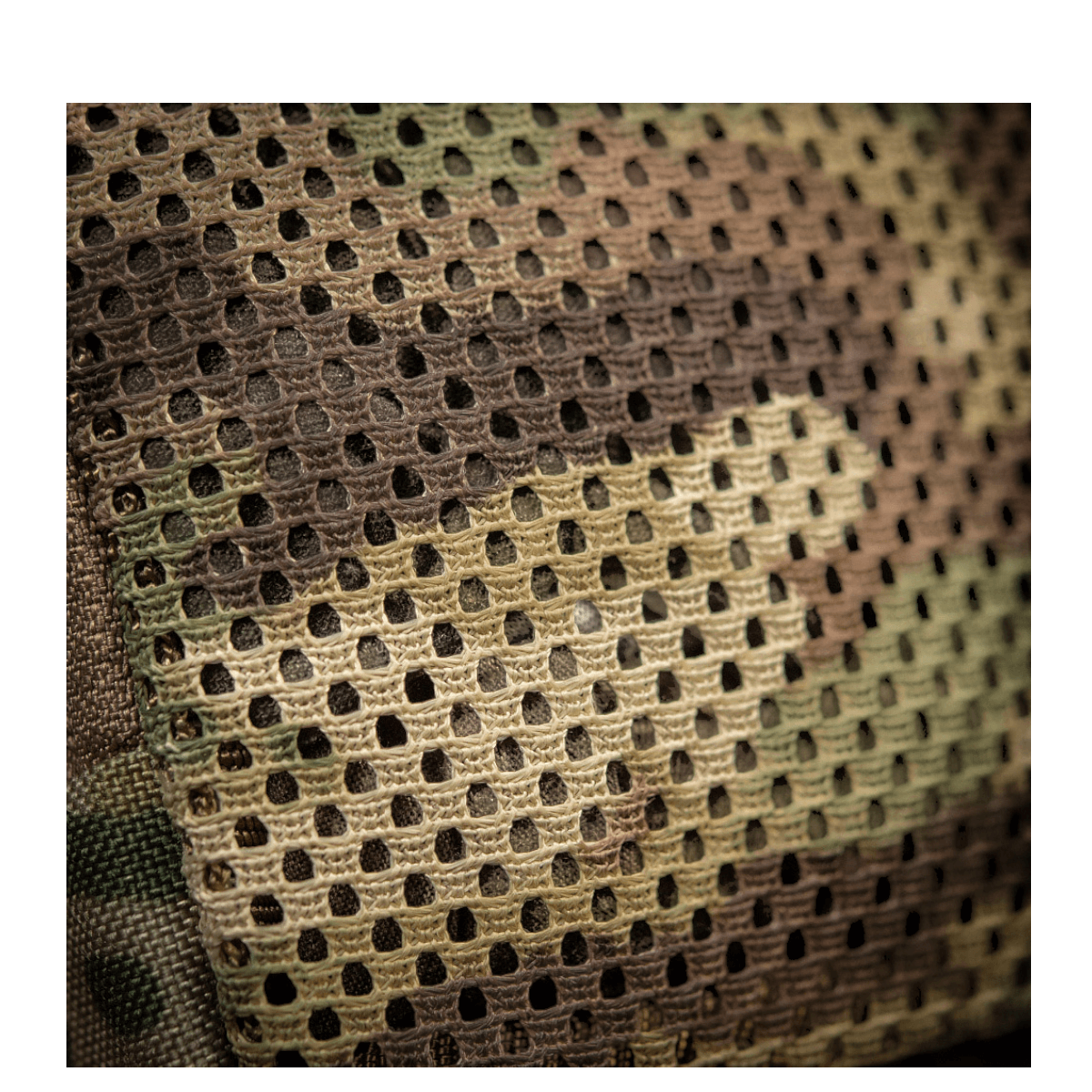 M-Tac Hook & Loop Utility Panel, modulaarinen mesh-paneeli maastokuviossa, suunniteltu sisäiseen organisointiin, galleria-asento 1