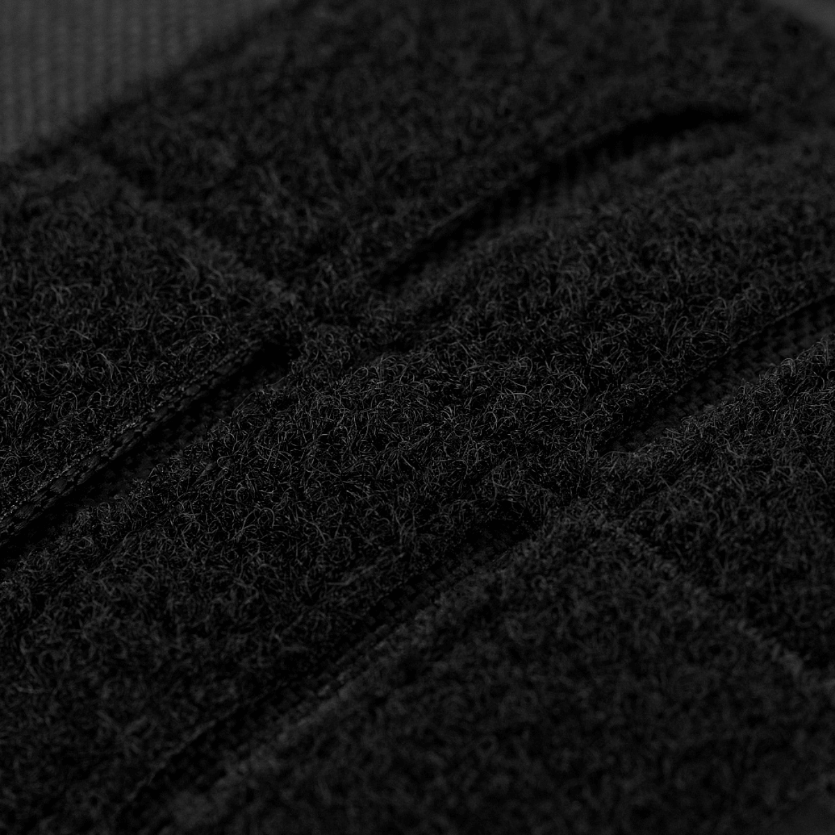 Lähikuva M-Tac Medical Pouch Elite Rip Off -pussista, tarrapinnat nopeaan pääsyyn kriittisissä tilanteissa.