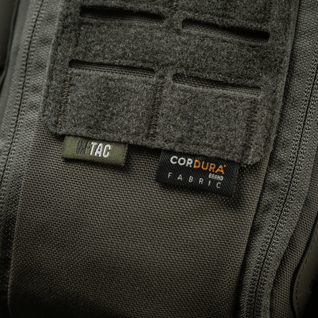 M-Tac Medical Pouch Elite Rip Off CORDURA-kankaalla, lähikuva saumoista ja logosta