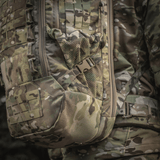 M-Tac Rygsæk Large Gen.III Elite camouflagedesignilla, valmistettu kestävästä Cordura-materiaalista taktiseen käyttöön ja varusteiden kuljetukseen.