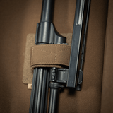 Lähikuva sisäisestä kiinnityksestä M-Tac Gun Backpack Case 125 cm Gen.II Elite:ssä, näyttää tukevan pehmustuksen ja hihnat säilytykseen