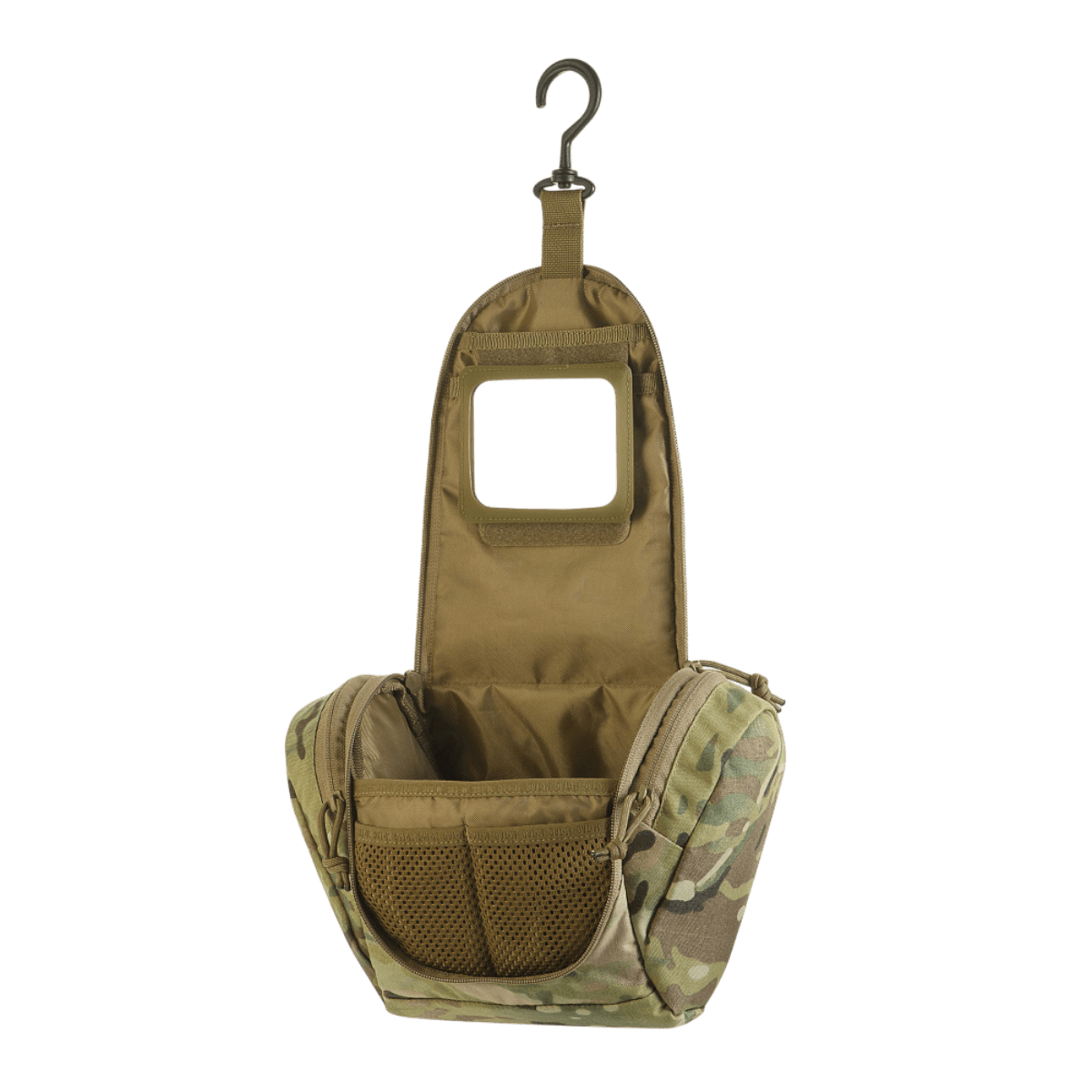 M-Tac toilettilaukku Elite Gen.II camo-kuosissa, avattuna ripustuskoukuilla, näyttää tilavat taskut toilettitarvikkeiden säilytykseen.