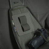 M-Tac Double Mag Pouch Hook Backed Magazine Velcro-kiinnityksellä näyttää säädettävät osittelijat laukussa, soveltuu lippasäilytykseen