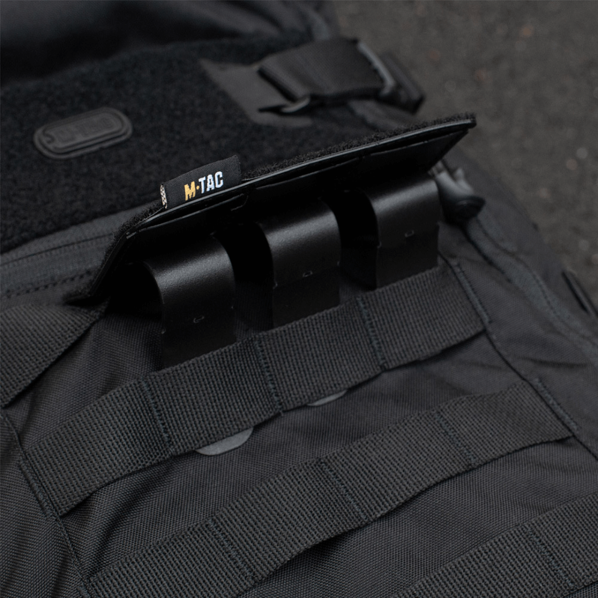 M-Tac Taktisk Morale Patch Display Board Hook and Loop Molle 120x85 asennettuna reppuun MOLLE-hihnoilla.