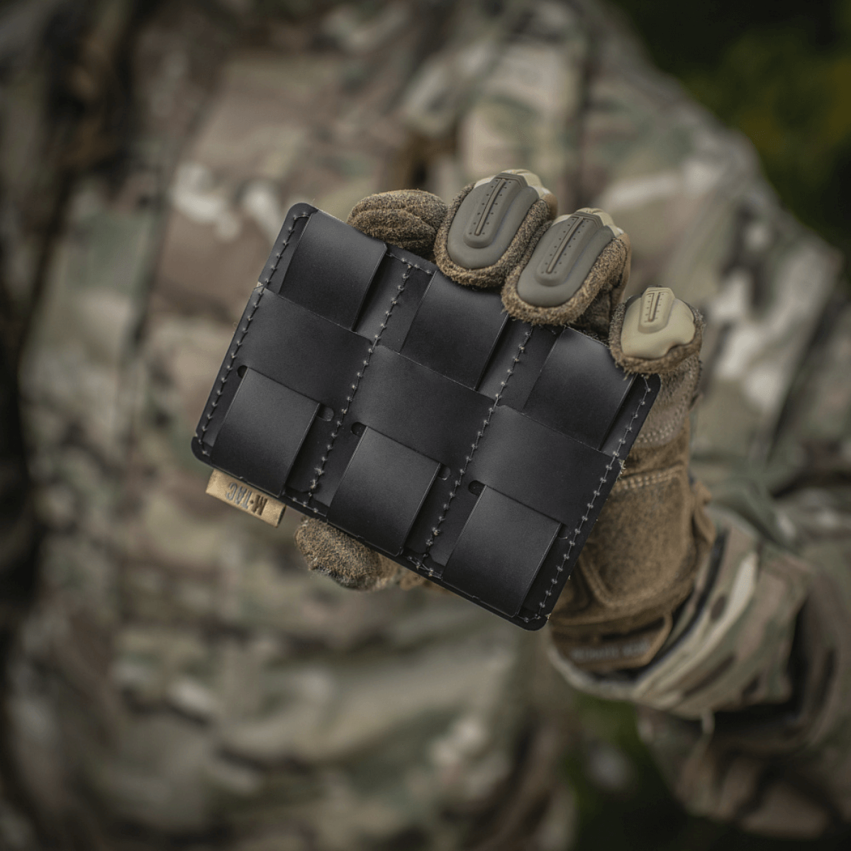 M-Tac paneeli patcheille MOLLE 120x85 plastbase, krog & løkke overflade, sopii patcheille ja ID:lle, pidetään sotilaan camo-asussa