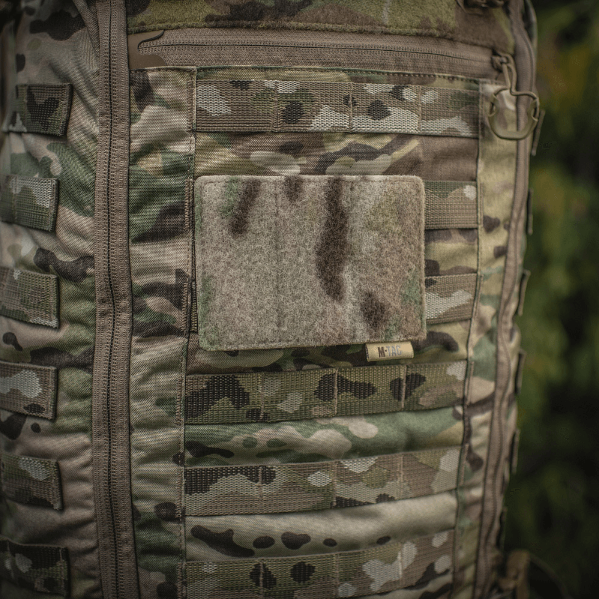 M-Tac paneeli patcheille MOLLE 120x85. MOLLE-kiinnitys, hook & loop patcheille ja ID:lle, plastbase vakautta varten. Koko: 120x85 mm