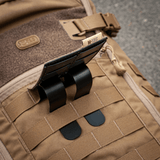 M-Tac paneeli patcheille MOLLE 80x135, asennettu reppuun