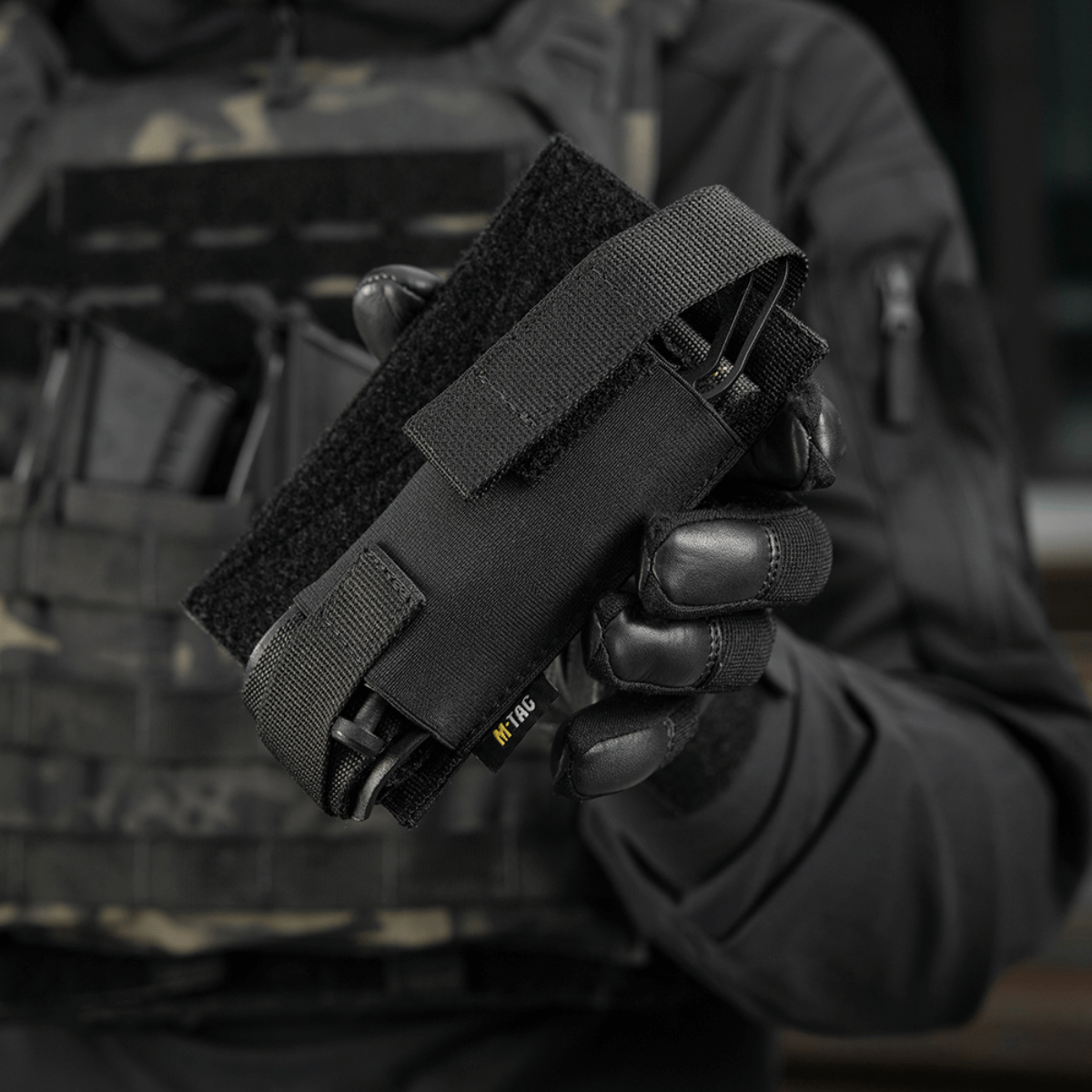 M-Tac Tourniquet Pouch Elastisk VELCRO Gen.II mustana, kiinnitetty taktiseen liiviin, Cordura 500D -rakenne
