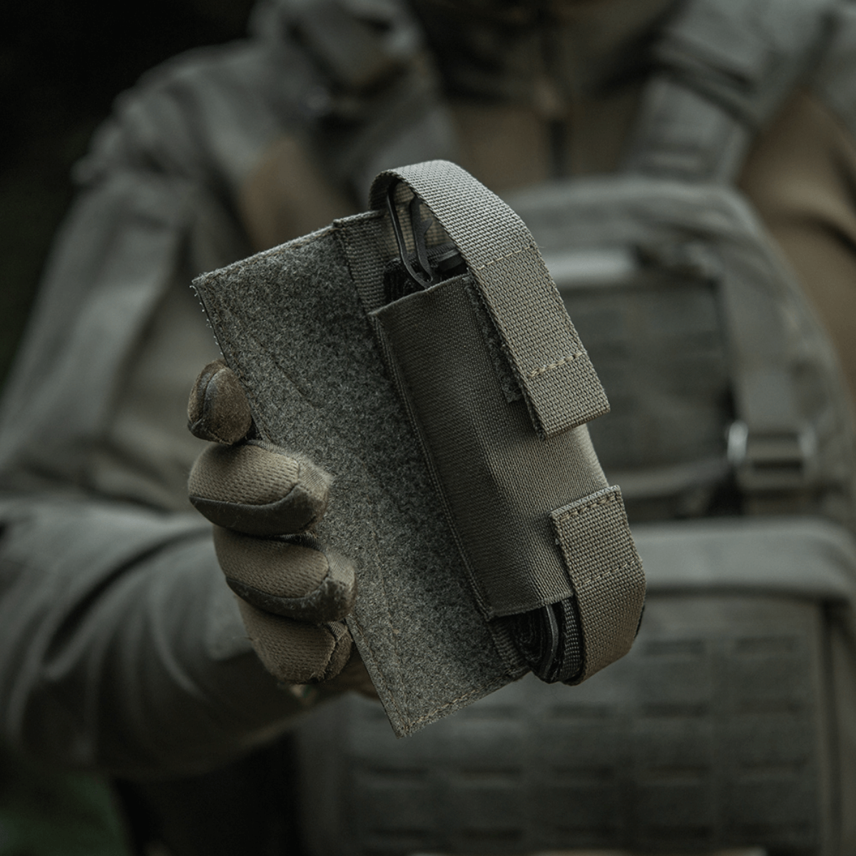 M-Tac Tourniquet Pouch Elastisk VELCRO Gen.II plate carrierissa, VELCRO-lukitus, taktinen muotoilu Cordura 500D:stä ja Texcel-hihnoilla