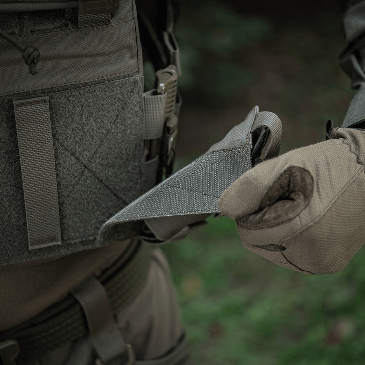M-Tac Tourniquet Pouch Elastisk VELCRO Gen.II kiinnitetty VELCRO-paneeliin, nopea pääsy tourniquetiin taktillisessa tilanteessa