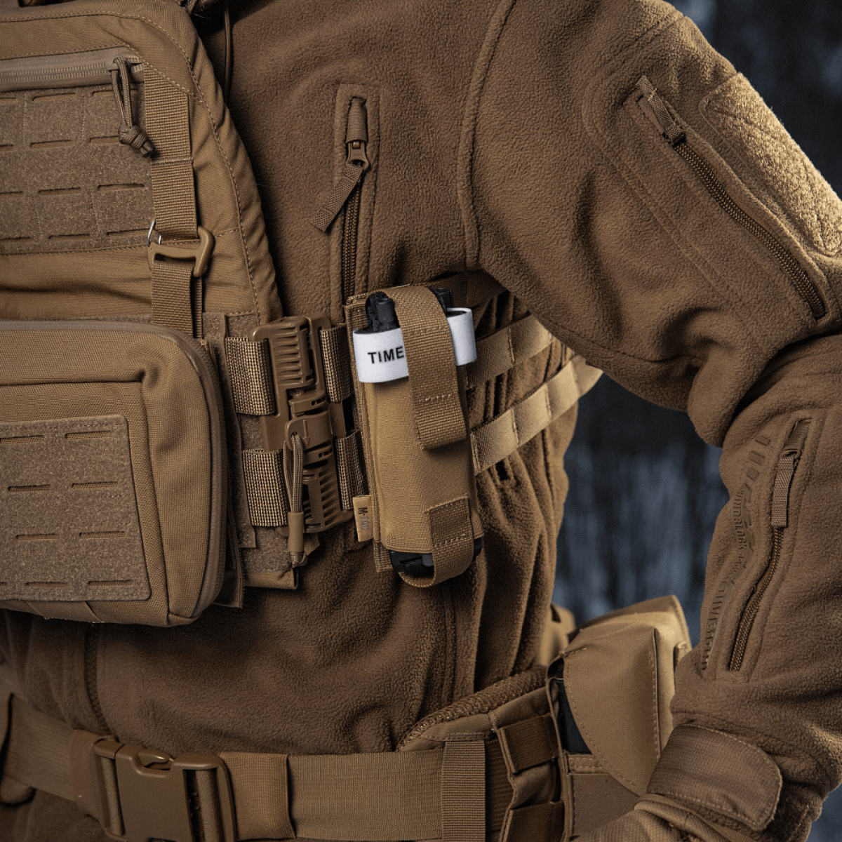 M-Tac Elastinen turnikekotelo Molle Gen.III kiinnitetty taktisiin liiveihin, nopeaan käyttöön, 15 x 5 cm, Cordura.