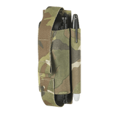 M-Tac Elastinen turnikekotelo Molle Gen.III camossa, kynätaskulla ja elastisella remmillä.
