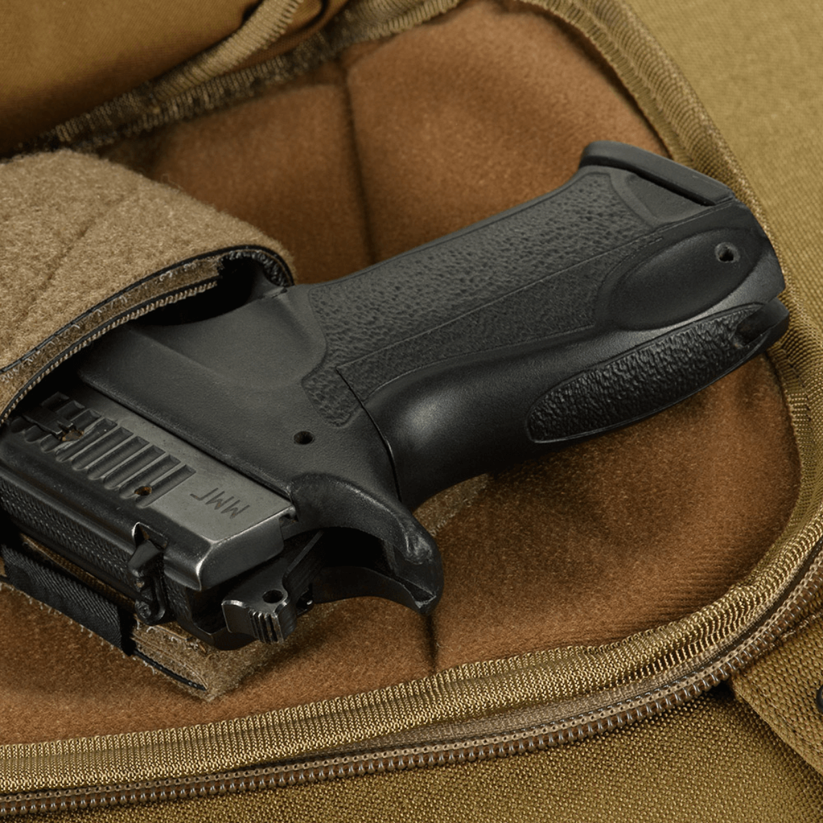 M-Tac Sphaera Hex Hardsling Taske Gen.II Elite piilotetulla aseen kantotoiminnolla ja vetoketjujärjestelmällä, robustissa Cordura- ja Hex-polyesterissä.